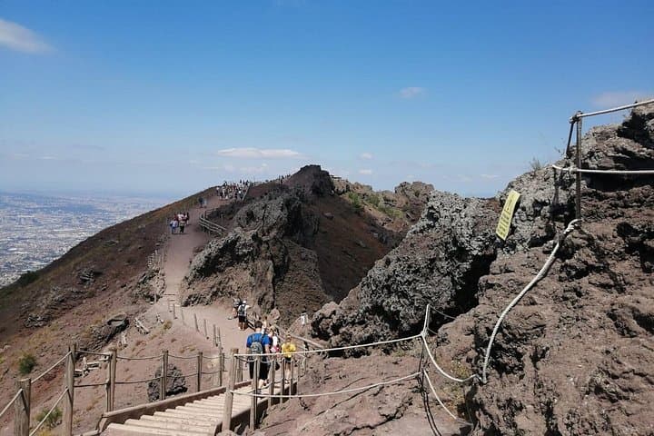 Herculaneum Ruins Skip the Line Guided Tour & Vesuvius with Luxury Minivan — photo 1 of 6