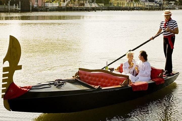 A private walking and gondola tour in Venice — photo 1 of 6