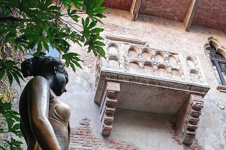 An original walk in Verona, on Shakespeare's footsteps — photo 1 of 7