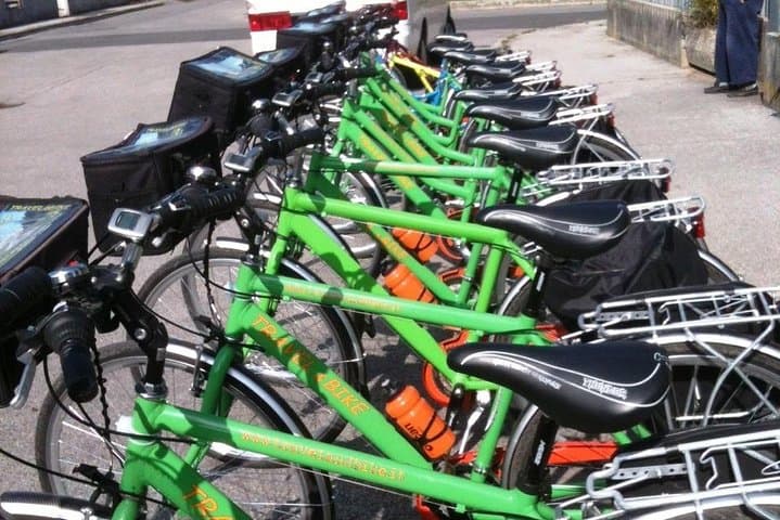 Bike rental in Venice — photo 1 of 8