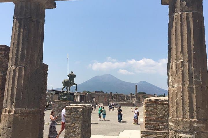 Pompeii and Mount vesuvius from Naples — photo 1 of 11