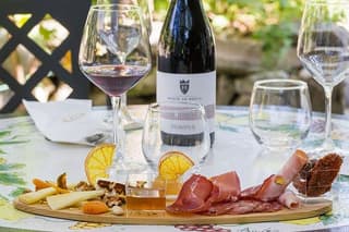 Wine Tasting & Lunch by the Roman Necropolis of Pompeii