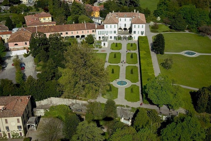 A private tour to Villa Panza and aperitif in Varese — photo 1 of 8