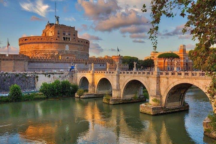 Hidden Corners of Rome: Rione VI Parione Private Tour — photo 1 of 7