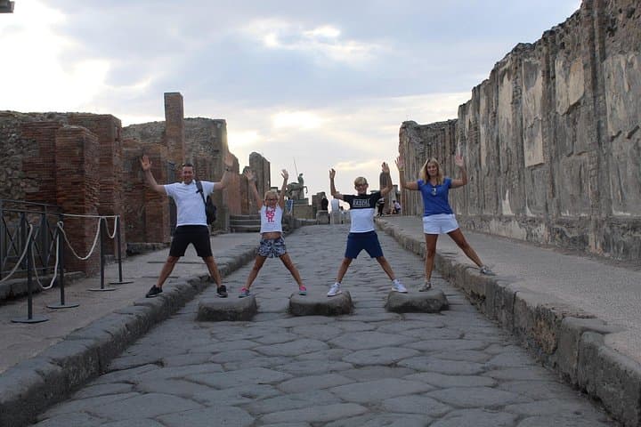 Pompeii tour and wine tasting — photo 1 of 14