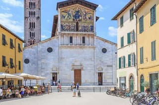 PRIVATE TOUR: Pisa & Lucca with Lunch and wine tastings in the Farm