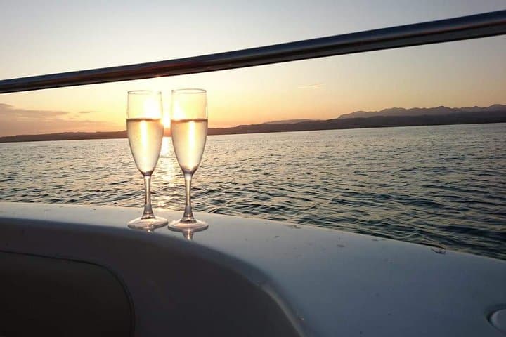 Lake Garda Sunset Cruise from Sirmione with Prosecco — photo 1 of 9