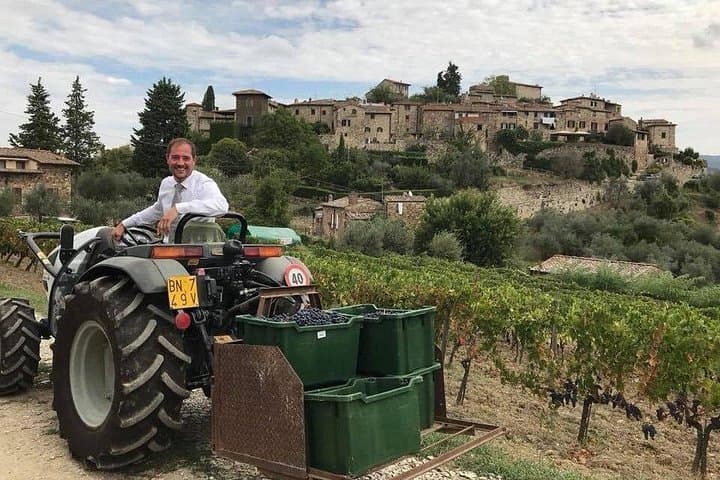 TRANSFER TOUR Lucca to Florence with a wine-tasting tour in CHIANTI — photo 1 of 6