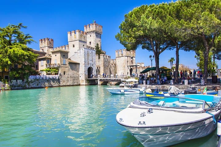 Castles boat tour with Bardolino wine tasting and nibbles — photo 1 of 38