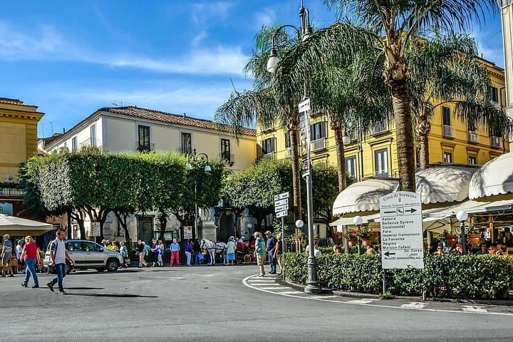 Private Transfer from Sorrento or Amalfi coast to Naples or vice versa — photo 1 of 7