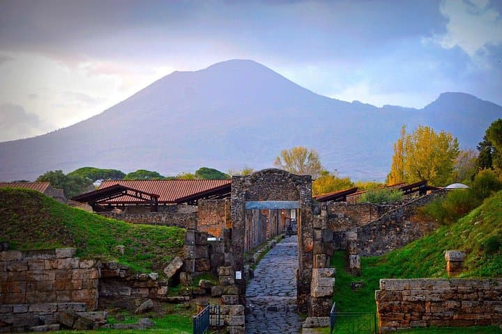 Private Tasfer With Pompeii Stop — photo 1 of 12