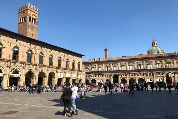 Best walking tour of Bologna — photo 1 of 17