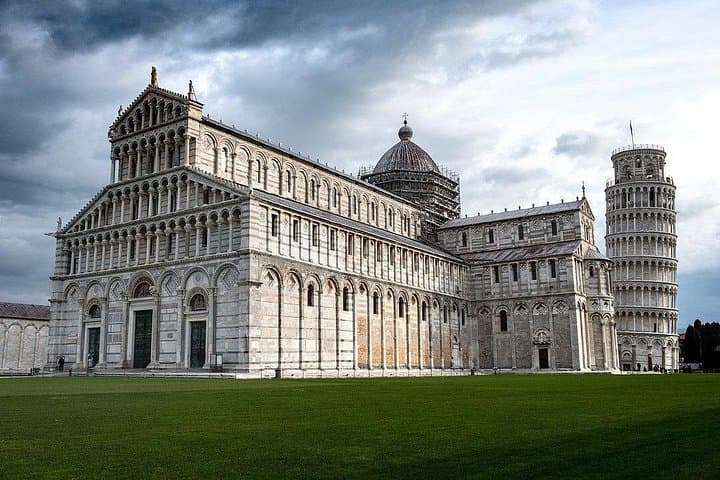 Pisa & Lucca Full-Day Tour with Leaning Tower access — photo 1 of 6