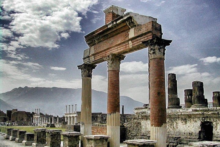 SkipTheLine Fast Access Pompeii Archaeological Park with Expert Tour Guide — photo 1 of 7