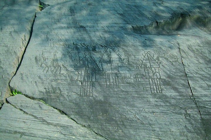 Day trip from Milan: cave paintings in the enchanting Val Camonica — photo 1 of 8