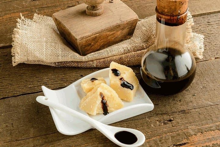 Balsamic vinegar tasting in Modena — photo 1 of 3