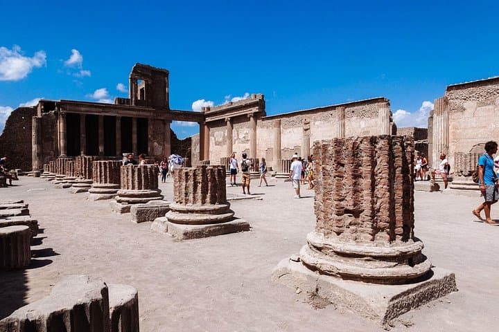 Transfer from Naples to Sorrento with stop in Pompeii — photo 1 of 22