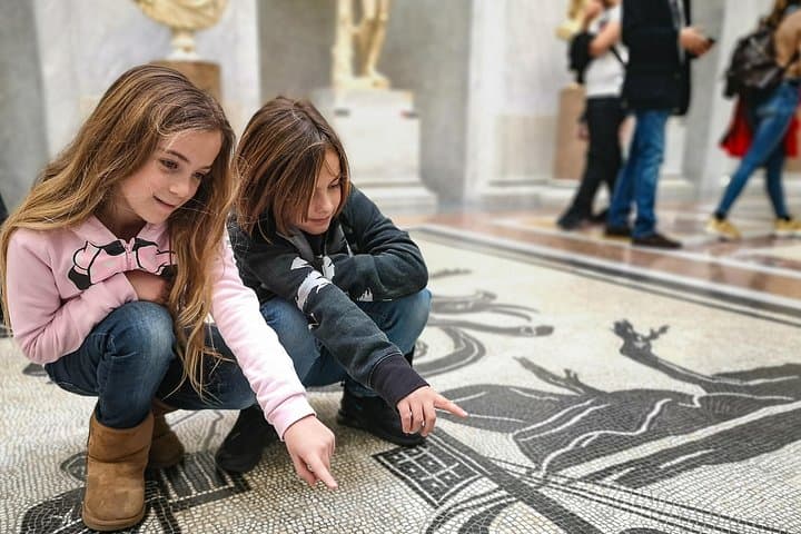 Child-Friendly Uffizi Gallery Tour in Florence — photo 1 of 6