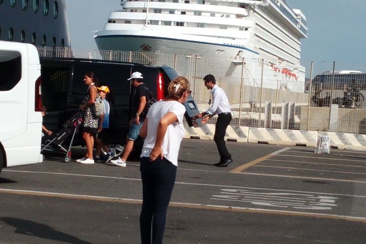 Door-To-Door Private Transfer Civitavecchia Port to Fiumicino FCO Airport — photo 1 of 12