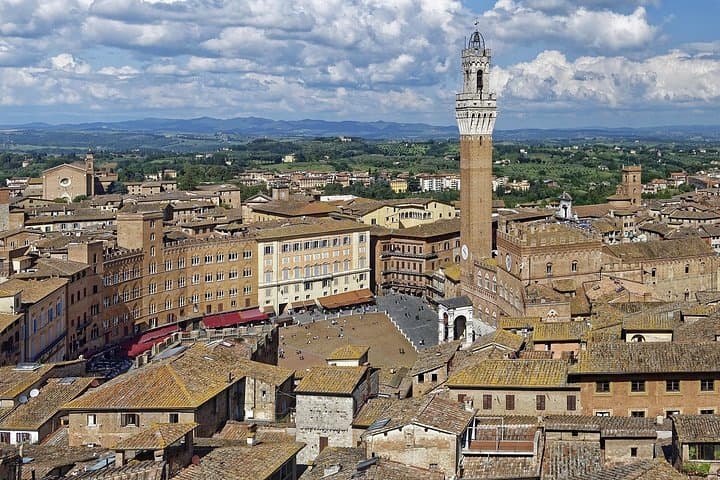 Siena Private Walking Tour With A Professional Guide — photo 1 of 5
