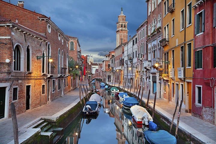Venice Hidden Gems and Secrets Tour with a Local in Small Group — photo 1 of 8