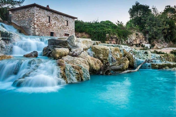 Saturnia and Picnic at sunset in the middle of the vineyards — photo 1 of 8