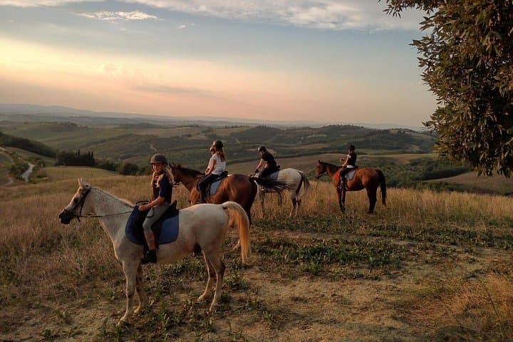 Horsebackriding - explore Tuscan nature — photo 1 of 10