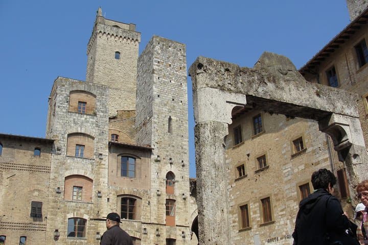 Visit of San Gimignano with local expert guide — photo 1 of 5