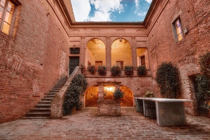 Montalcino: Brunello Wine Tasting & Lunch in a Tuscan Castle — photo 1 of 15
