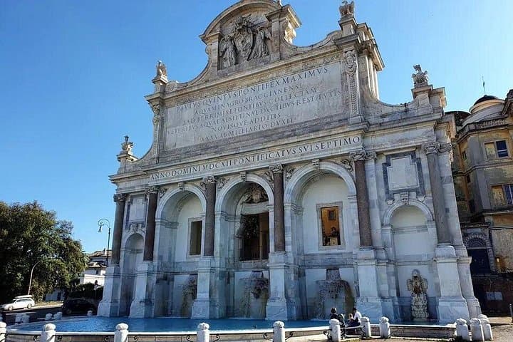Rome: Beyond the Tiber Small Group Walking Tour — photo 1 of 9