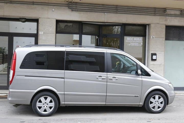 Private transfer, chauffeur service, from Stra to Venice Marco Polo airport — photo 1 of 3
