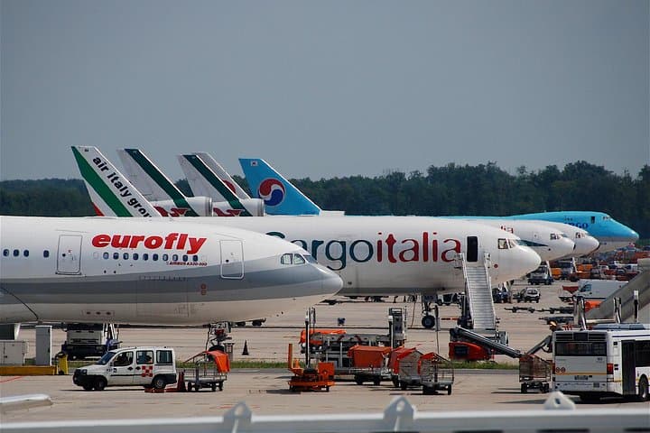 Private arrival OR departure transfer in Milan (Malpensa airport) — photo 1 of 7