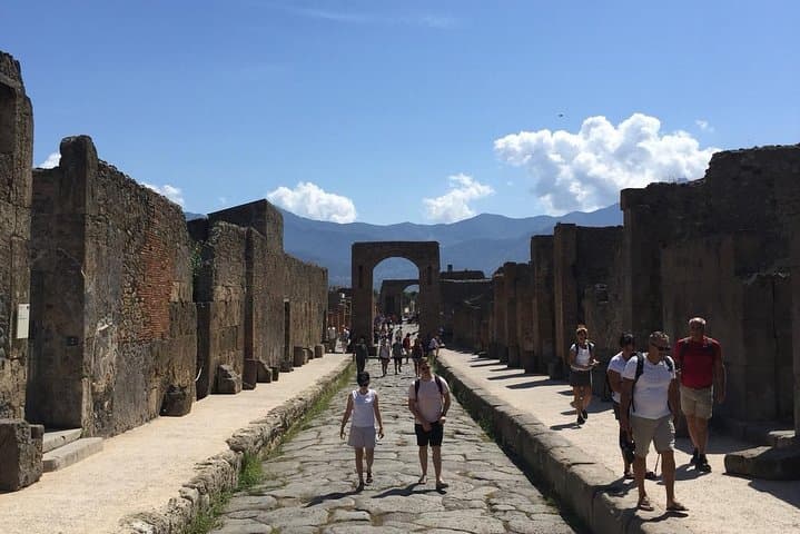 Tour in ancient city of Pompei from Rome — photo 1 of 4