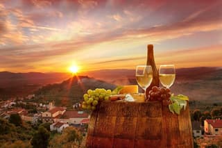 Wine and Cooking Under the Tuscany Sun 5 Days Experince