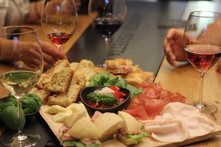 Historical Naples with Final Aperitif: Culture, History & Food — photo 1 of 10