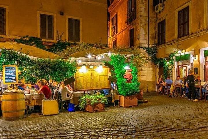 Rome By Night Tour and Pizza in high quality E-scooter! — photo 1 of 3