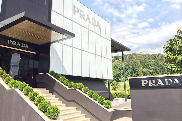 Private Full Day Shopping Tour Mall Gucci and Spaces Prada outlet — photo 1 of 12