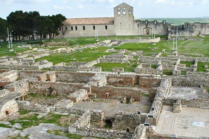 Private Guided Tour of Venosa, the City of Horace — photo 1 of 8