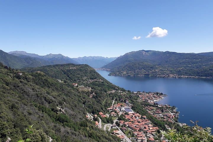 Tour and guided tour of the island of San Giulio or the island of "silence" — photo 1 of 11