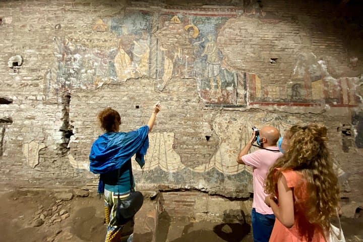 Small-Group Tour of Trastevere's Hidden Gems and Undergrounds — photo 1 of 22