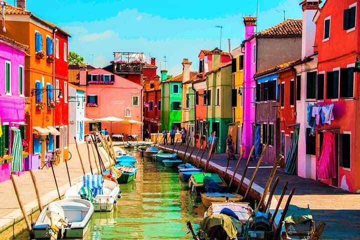 Secret Corners of Burano: Guided Walking Tour with a Local Expert — photo 1 of 12