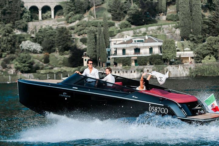 Private Boat Tour on the Lake Como — photo 1 of 8