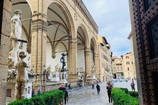 Walking Guided Tour of Florence landmarks