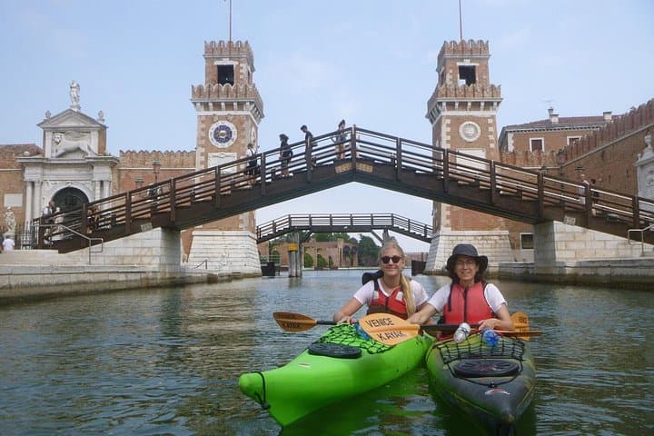 2 Hour Venice Canal Kayak Tour - Premium experience by day — photo 1 of 12