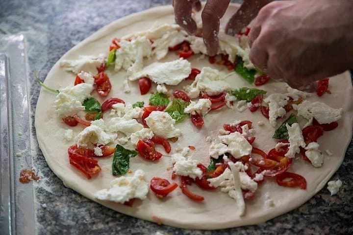Real Neapolitan Pizza Class in a Historic Pizzeria — photo 1 of 11