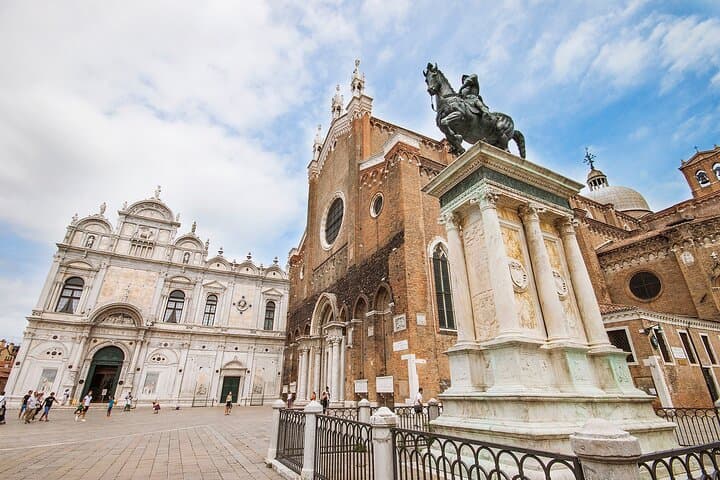 Guided Venice Walking Tour and Shared Gondola Ride — photo 1 of 10