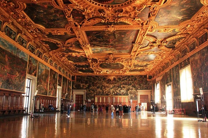 Doge's Palace small group or private tour with a local guide — photo 1 of 12