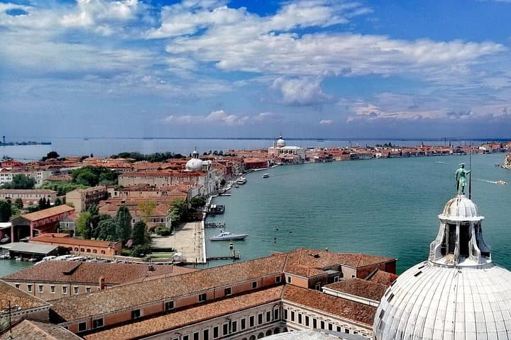 Giudecca Island: Private Walking Tour in Venice — photo 1 of 15