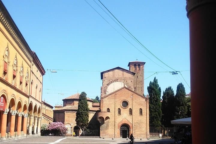 Bologna : a walk into history — photo 1 of 6