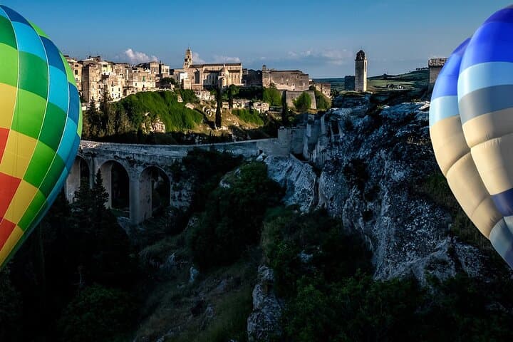 Exclusive flight in a balloon in Gravina in Puglia — photo 1 of 7